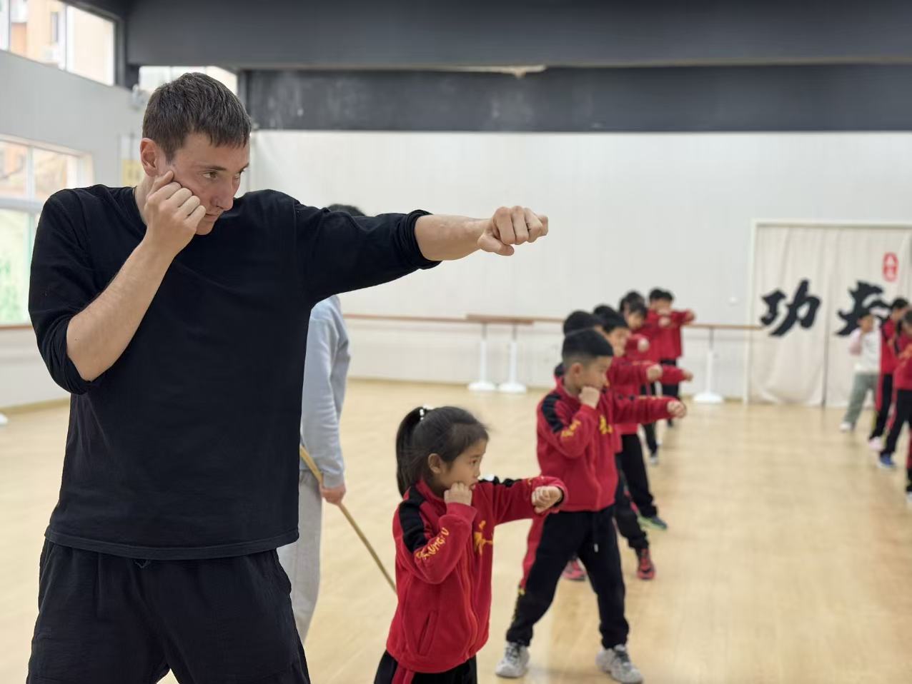 Training with Chinese children · Dezhou
